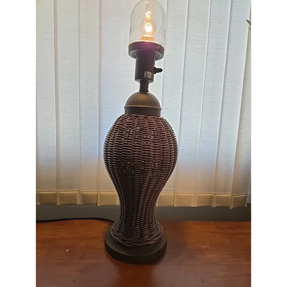 VTG Wicker Rattan Ginger Jar‎ Table Lamp With Metal Base No Shade